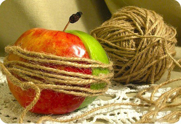 Притча Две половинки яблока